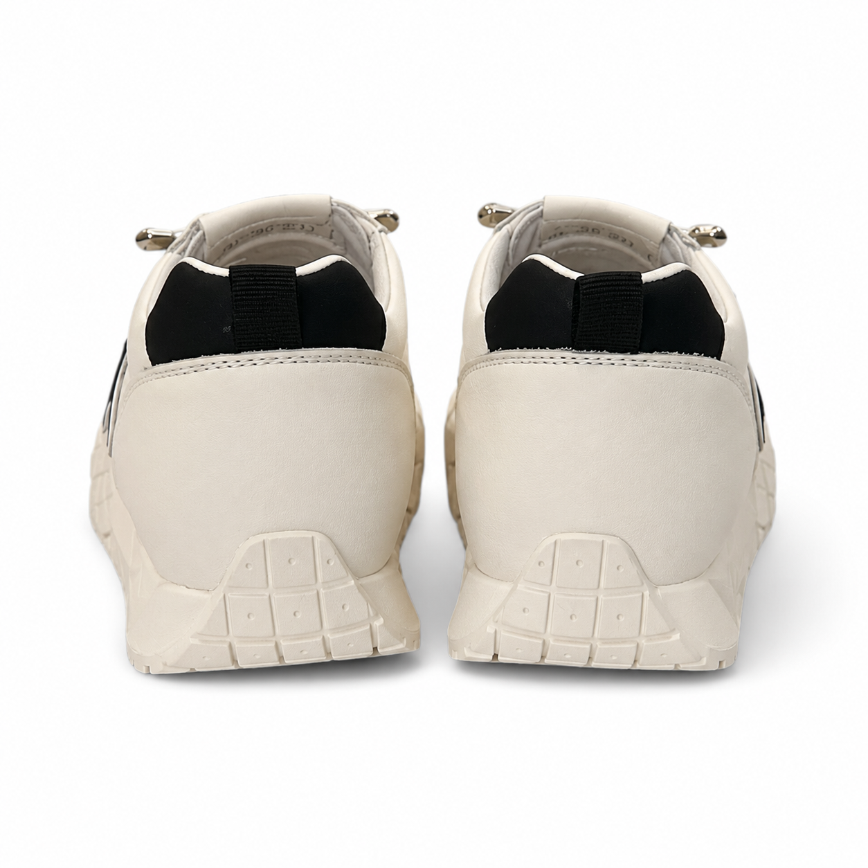 Nova Star Sneakers